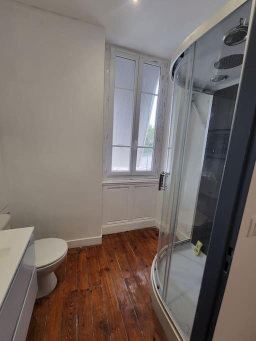 Appartement De Charme Avec Tomettes Et Parquet Graulhet Esterno foto